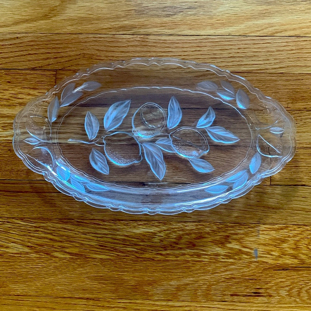 Hostess Plater. New With Tag In Original Box. Oval. Size: 16 inch
